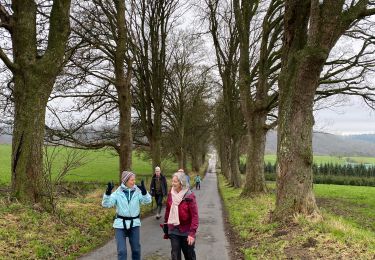 Tour Wandern Houyet - Gendron - village - Photo