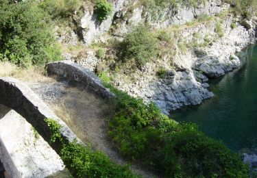 Tour Zu Fuß Airole - Anello del Colombin - Photo