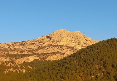 Randonnée Marche Beaurecueil - Beaurecueil Le Grand Cabries - Photo