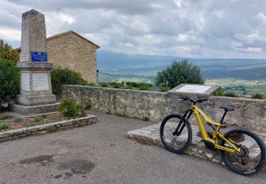 Percorso Mountainbike Mormoiron - Course après les nuages - Photo