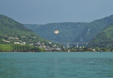 Tour Zu Fuß Nantua - Tour des Fècles - Photo