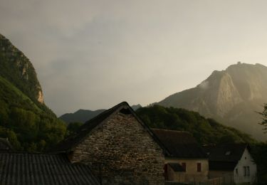 Tocht Te voet Lées-Athas - Tour du Vallon asp11 - Photo