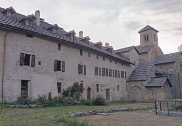 Tour Wandern Crots - dans le boscodon avec les moines, l'ours, les dames et le ministre via belv aiguillas, cirque bragousse et l abbaye - Photo