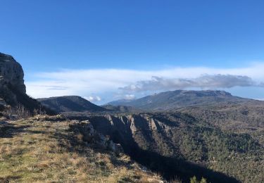 Tocht Stappen Mazaugues - Plateau d'Agnis, au dessus de Mazaugues - Photo