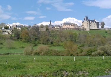 Tour Wandern Sainte-Suzanne-et-Chammes - Ste Suzanne Chammes - 6,5 km - Photo