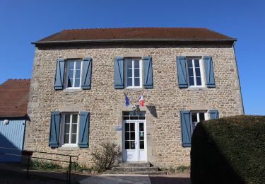 Tocht Te voet Précy-sous-Thil - La Ferme du Hameau 8 km - Photo