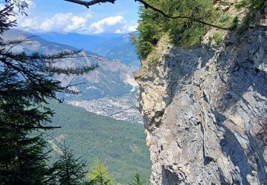 Excursión Senderismo Albiez-le-Jeune - croix d Albiez - crête de Lacha - Photo