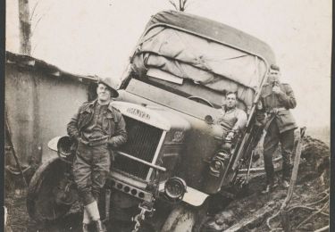 Percorso A piedi Bailleul - Autour du bois de Bailleul - Photo