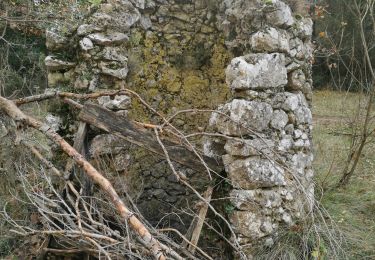 Randonnée Marche Cuges-les-Pins - Jean de lorette, grotte et mémorial  - Photo