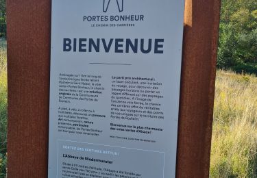 Trail Walking Saint-Nabor - Anciennes abbayes - Photo