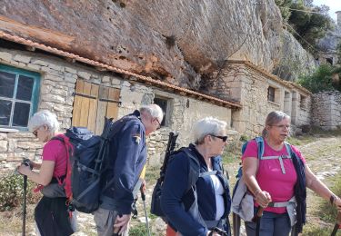 Trail Walking Buoux - la vallée de l'aigueb - Photo