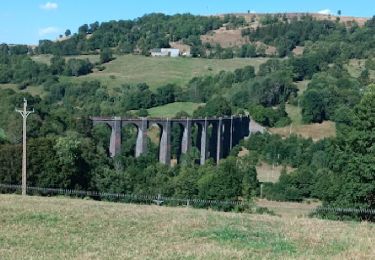 Tour Wandern Saint-Bonnet-de-Condat - Samedi 4 mai - Photo