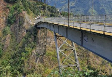 Tour Wandern Baños de Agua Santa - Baños - Casa del Arbol - Photo