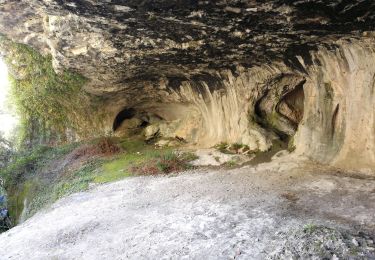 Trail Walking Lioux - Boucle autour de Lioux - Photo