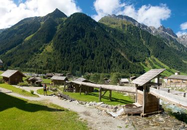 Tour Zu Fuß Gemeinde Gschnitz - Wanderweg 60 - Innsbrucker Hütte - Photo