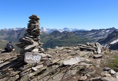 Tour Zu Fuß Andermatt - Lago della Sella - Sunnsbühl - Photo