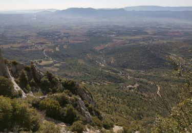 Randonnée Marche Puyloubier - Puyloubier - Hermitage de St. Ser- Col de Vauvenarguse - Pic des mouches - Puyloubier - Photo