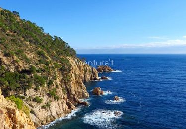 Trail Walking Tossa de Mar - Wikiloc - Tossa de Mar: Camins de Ronda, Ermita Mª Déu de Gràcia, Puig Nau, Torre Moros, Miradors Es Cards i Muralles de la Vila Vella - Photo