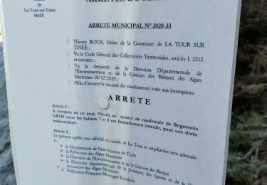 Trail Walking La Tour - Route M 2205 B - Village de Tournefort  - Photo