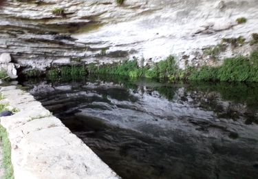 Tour Wandern Buoux - Baume de  l'eau  - Photo