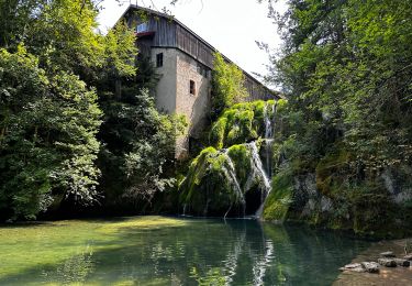 Randonnée Marche Montperreux - La source bleue et sa grande cascade à Montperreux  - Photo