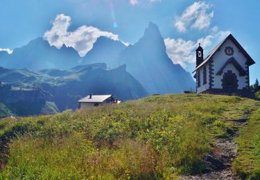 Tocht Te voet Primiero San Martino di Castrozza - (SI C15S) Passo Rolle - Costazza - Campigolo di Vezzana - Forcella Venegia - Passo Valles - Forcella Pradazzo - Corda degli Zingari - Passo San Pellegrino - Rifugio Fuciade - Photo