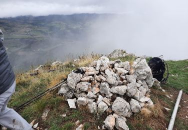 Excursión Senderismo Vitrolles - pic de  Crigne - Photo