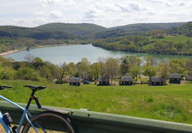 Randonnée V.T.T. Lissac-sur-Couze - lac du causse, circuit 5 puis vierge, et retour par le 11 - Photo