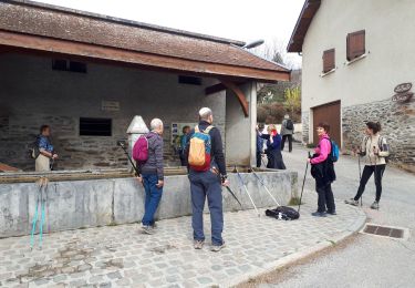 Tour Nordic Walking Jarrie - Au départ de l'Eglise de Saint-Etienne, circuit par Montchaboud - Photo