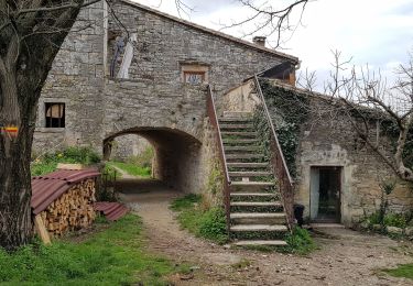 Trail Walking Mas-de-Londres - Quelques pas sur le GRP du Pic St Loup à Mas de Londres - Photo