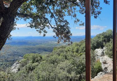 Randonnée Marche Allègre-les-Fumades - Château et côte d'Allègre via Chapelle St Saturnin - Photo