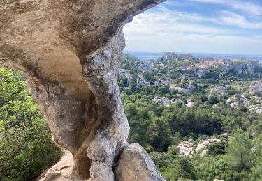 Trail Walking Les Baux-de-Provence - Le tour des Baux par le val d'Enfer  - Photo