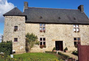 Randonnée Marche Bécon-les-Granits - Becon les granits - Photo