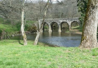 Tour Wandern Esse - Le sentier de découverte de Paule Lavergne - Photo