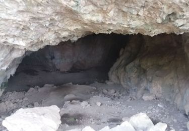 Percorso Marcia Méjannes-le-Clap - grotte BAUME des italiens  - Photo