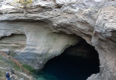 Excursión Senderismo Lagnes - Lagnes Fontaine-de-Vaucluse de JR - Photo