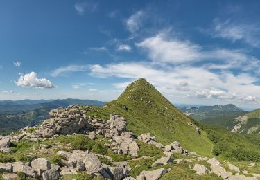 Randonnée A pied Ventasso - Cecciola - in Cima ai Ronchi - La Selva - Lago Gora - Lago di Monte Acuto - Sella di Monte Acuto - Photo