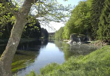 Tour Zu Fuß Bouillon - Promenade de la Roche percée 47 - Photo