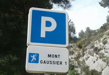 Tour Wandern Saint-Rémy-de-Provence - St rémy de Provence mont gaussien les 2 trous - Photo