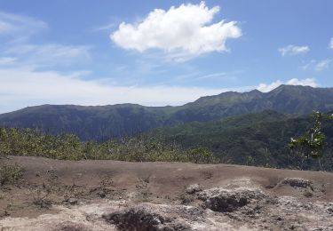 Randonnée Marche Nuku Hiva - terres rouges hakaoui - Photo