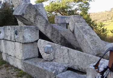 Randonnée Marche Courmangoux - Roissiat 01 le sentier de pirrésistible et la grange brûle - Photo