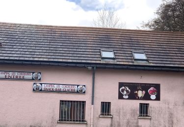 Tour Wandern Pierre-Châtel - Mathesine la roche percée  - Photo