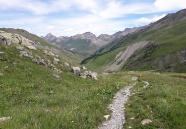 Trail Walking Val-d'Oronaye - lac du lauzaniez - Photo
