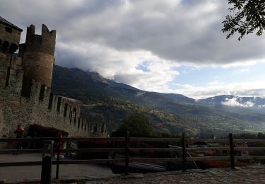 Tour Zu Fuß Fénis - Sentiero 10 - Perron-druges Basse - E - 2,55 ore - Photo