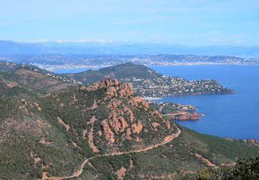 Tour Wandern Saint-Raphaël - Pk Col de Belle Barbe - Ravin Mal Infernet - Pic du Cap Roux - Grotte Saint Honorat - Ravin des Lentisques - Photo