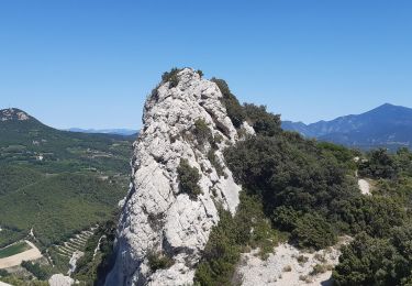 Randonnée Marche Gigondas - Crêtes Sarrazines - Photo