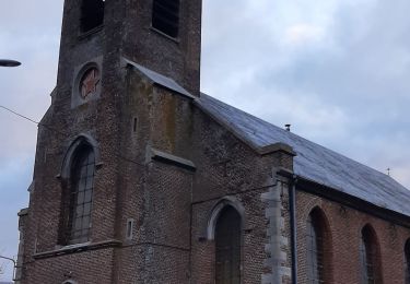 Tour Wandern Binche - Buvrinnes église et poules - Photo