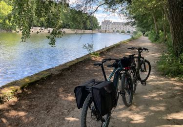 Randonnée Vélo électrique Chargé - Chemin des châteaux - Photo