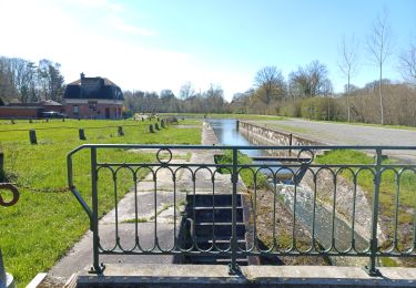 Randonnée Marche Braine-le-Comte - A sauts de biefs sur l'ancien canal Bxl-Charleroi - Photo