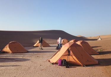 Excursión Senderismo M'Hamid El Ghizlane ⵎⵃⴰⵎⵉⴷ ⵍⵖⵯⵣⵍⴰⵏ امحاميد الغزلان - Campement 1 au Campement 2 - Photo